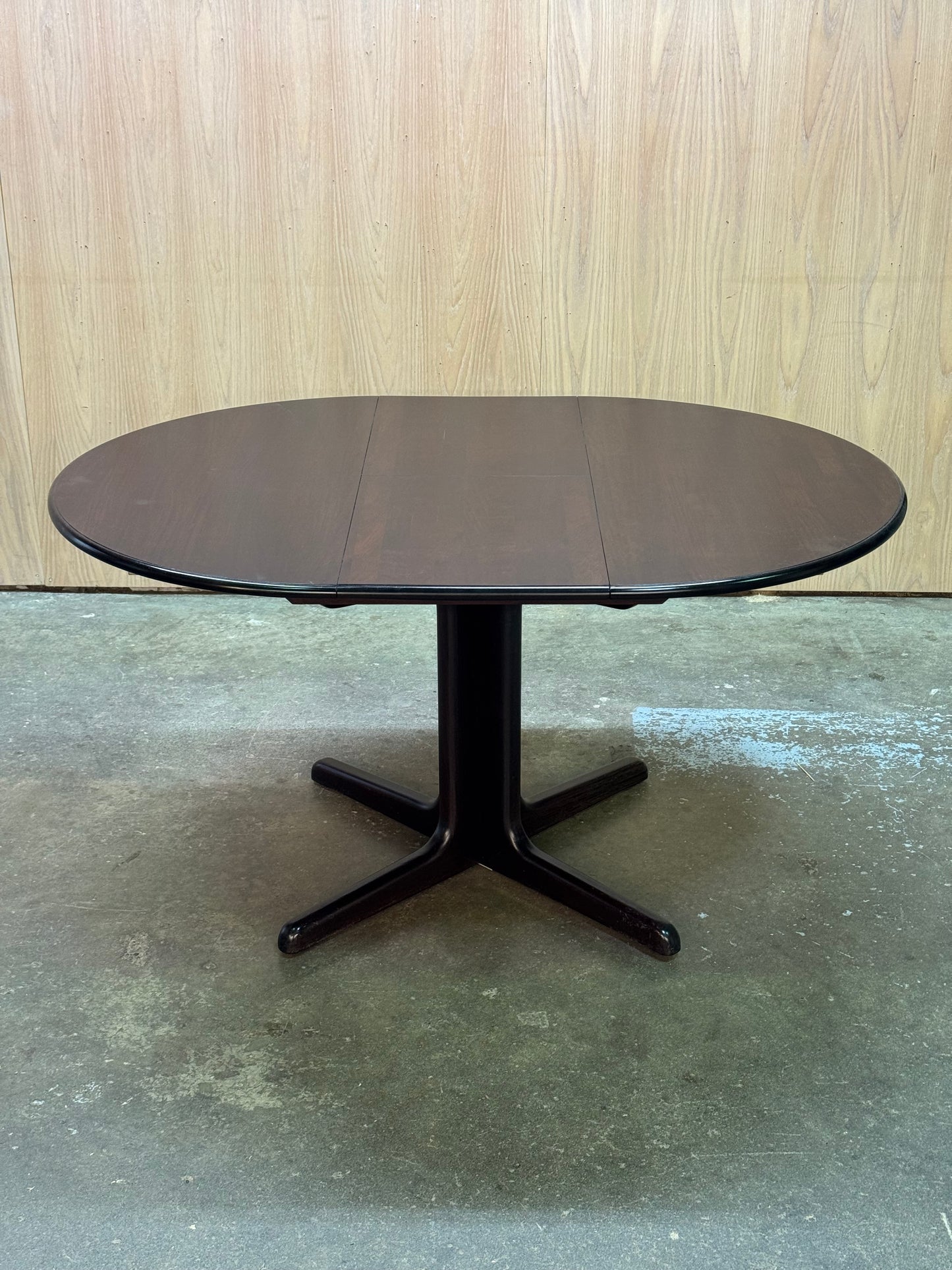 1960s Dining Table by Sun Cabinet in solid rosewood