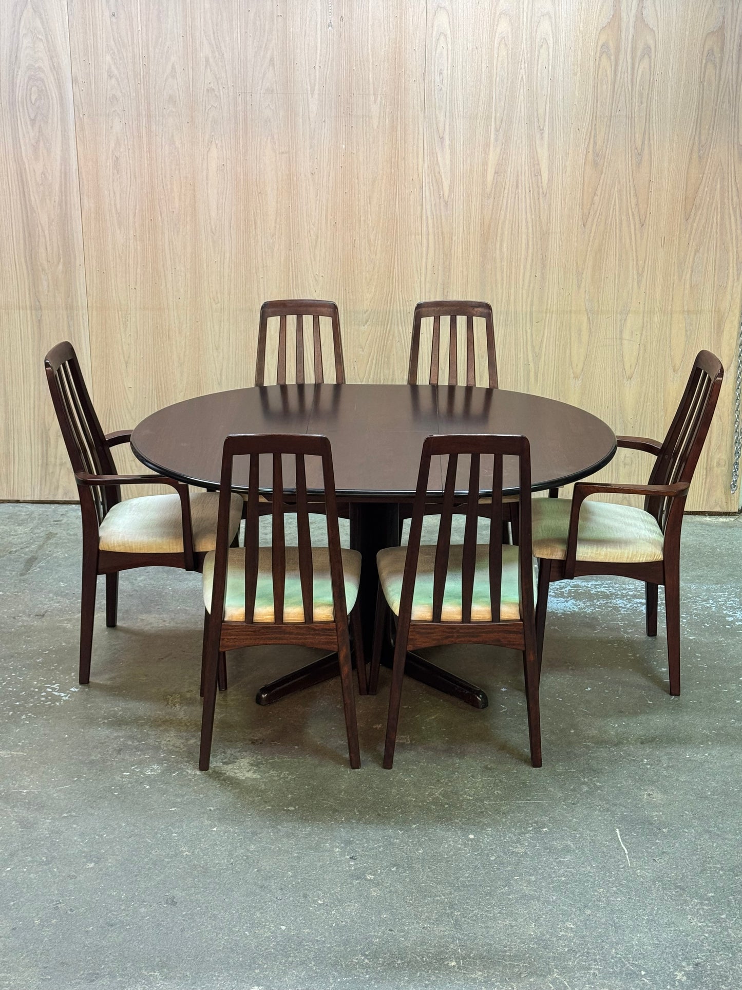 1960s Dining Table by Sun Cabinet in solid rosewood