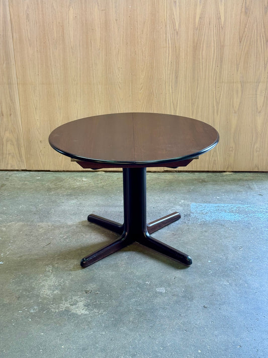 1960s Dining Table by Sun Cabinet in solid rosewood
