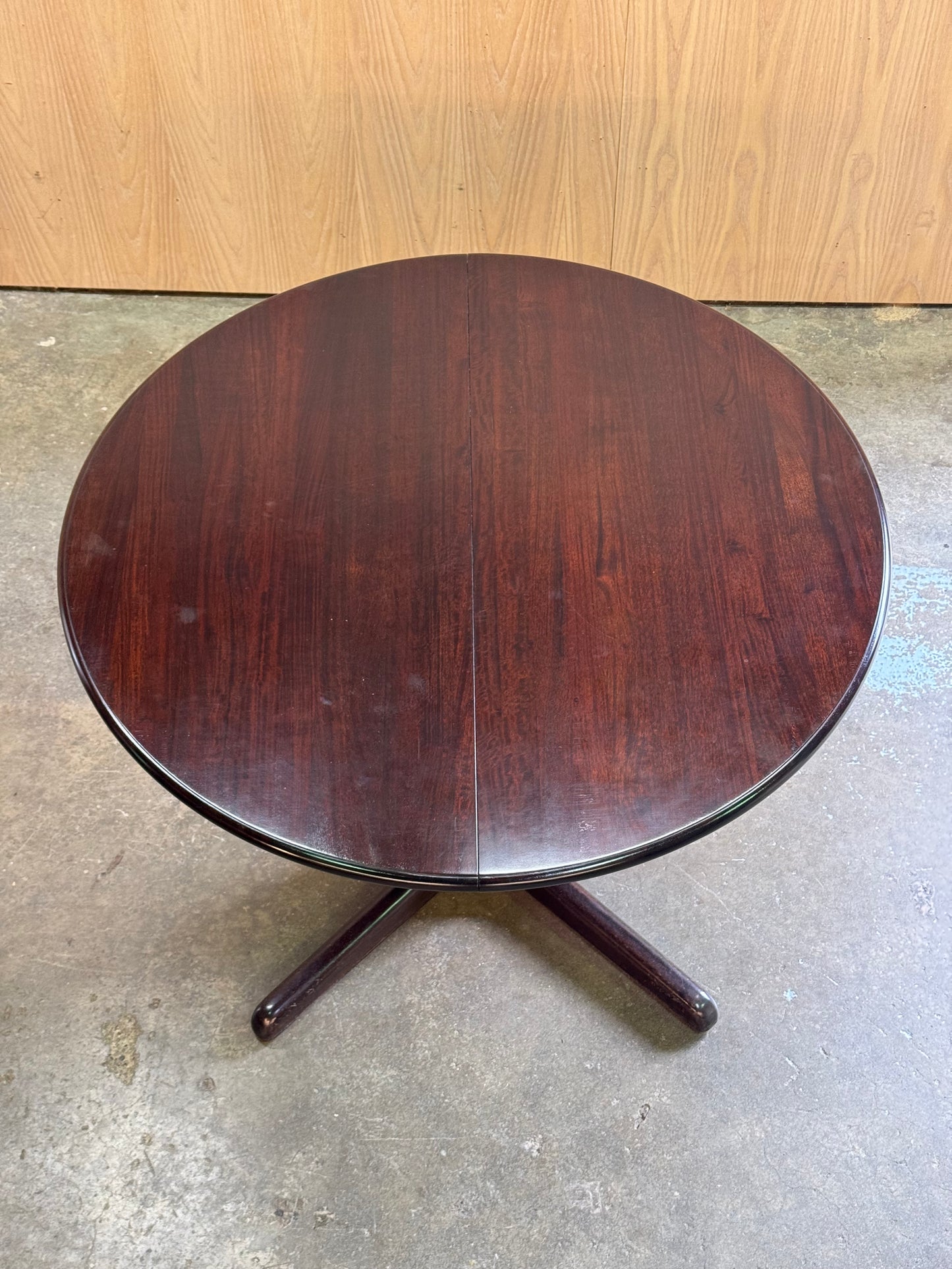 1960s Dining Table by Sun Cabinet in solid rosewood