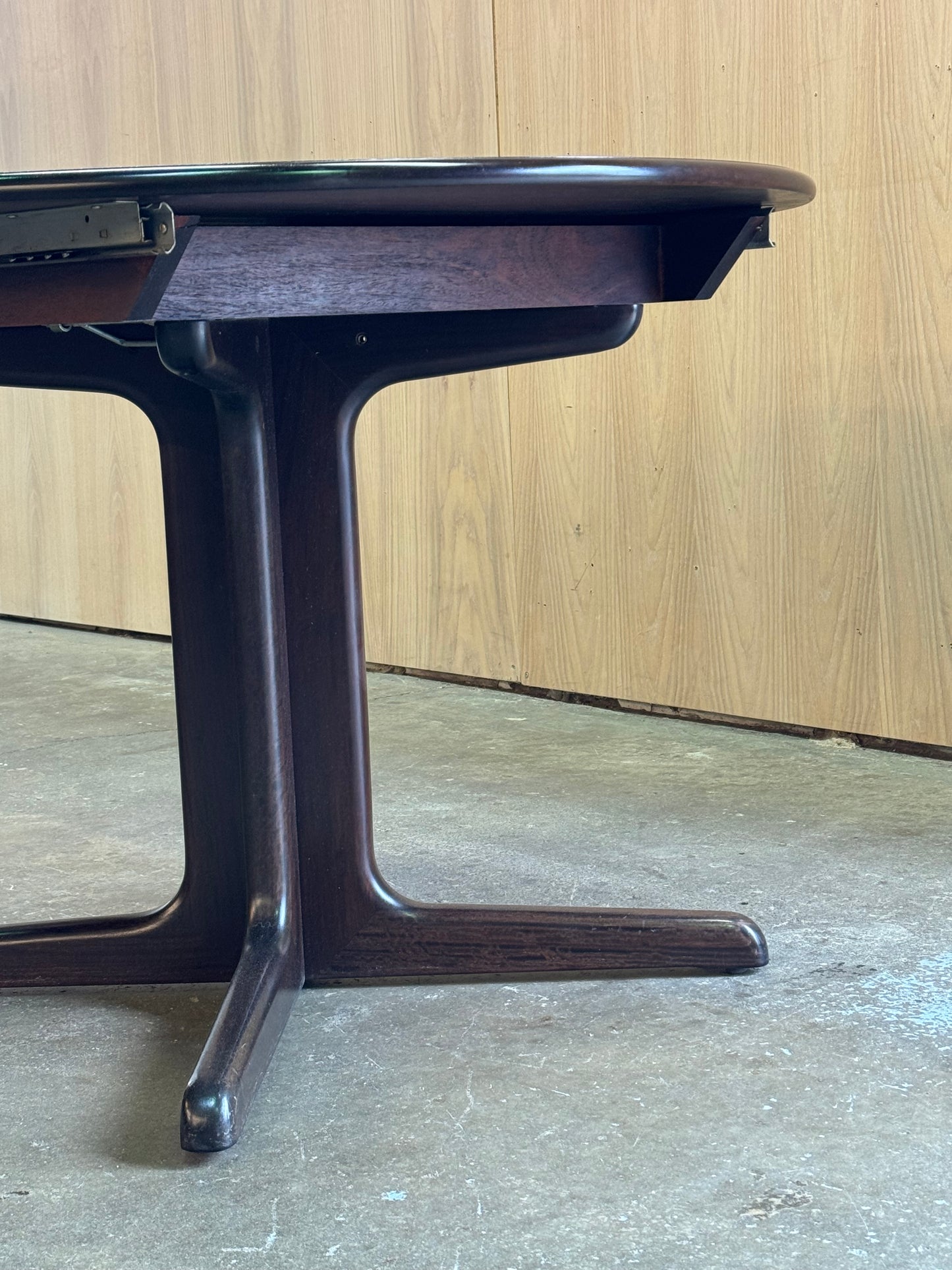 1960s Dining Table by Sun Cabinet in solid rosewood