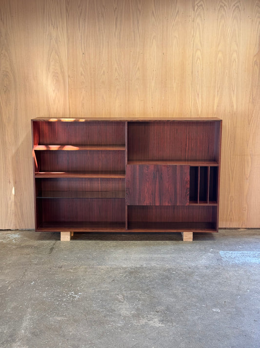 1960s Display Cabinet by Poul Hundevad for Hundevad & Co in rosewood