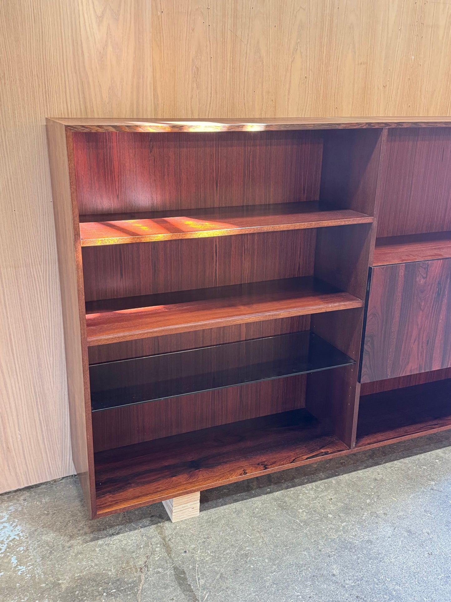 1960s Display Cabinet by Poul Hundevad for Hundevad & Co in rosewood