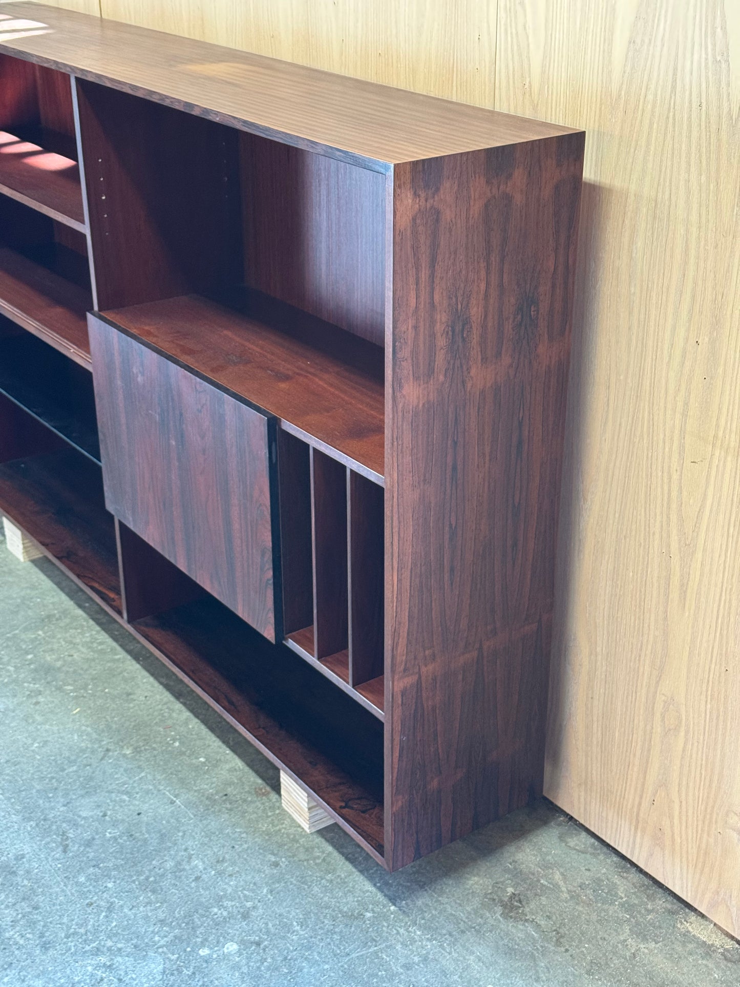 1960s Display Cabinet by Poul Hundevad for Hundevad & Co in rosewood