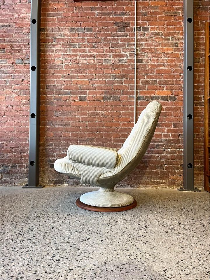 R. Huber Scoop Chair