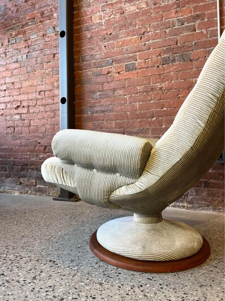 R. Huber Scoop Chair