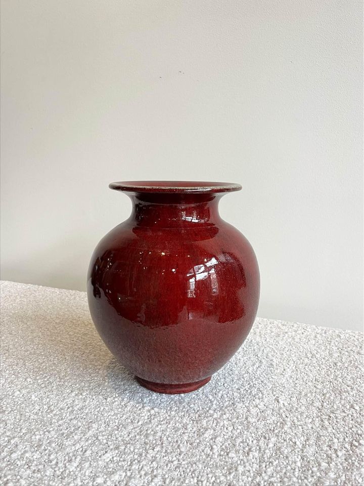 Sang-de-boeuf stoneware vase by Lane Gordon Thorlaksson