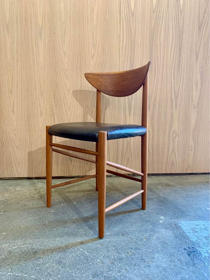 Set of Six Danish Teak and Leather Dining Chairs by Peter Hvidt