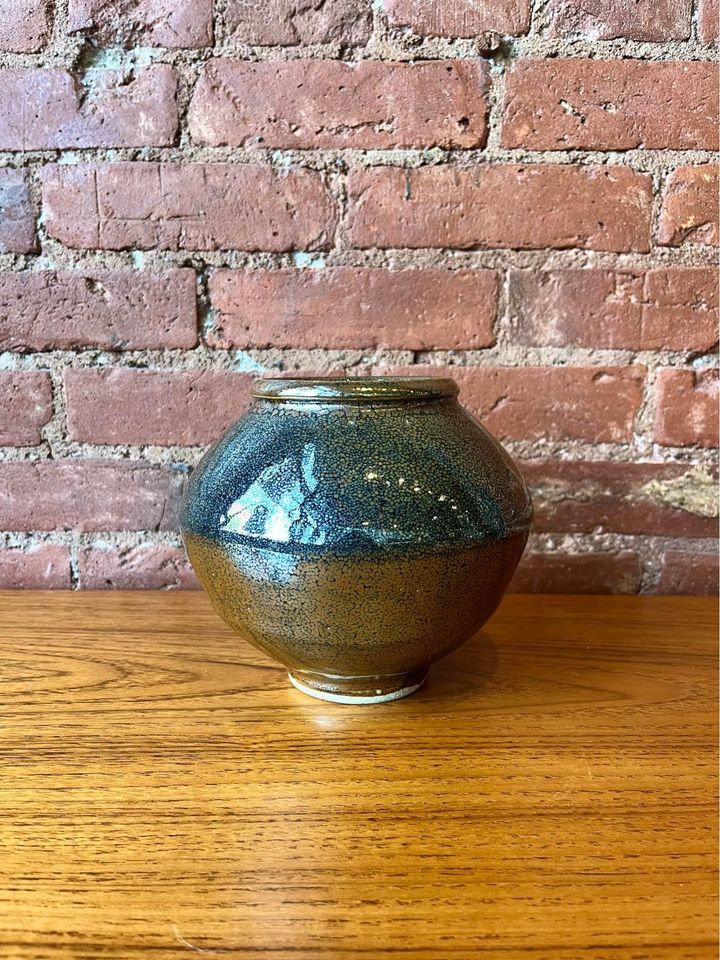 Wayne Ngan Pottery Vase