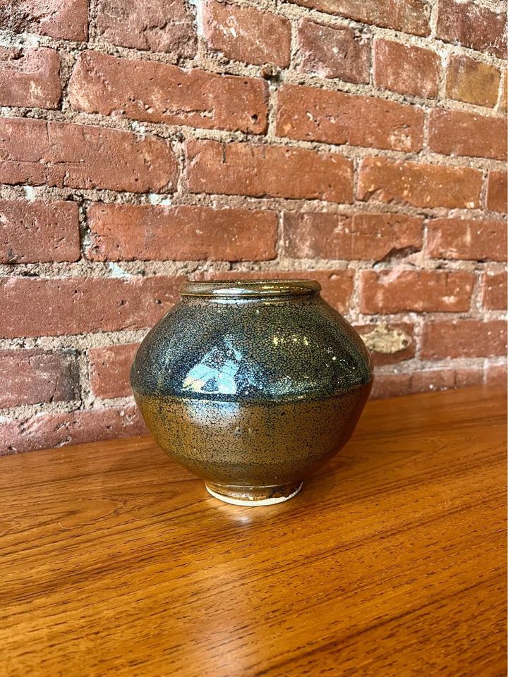 Wayne Ngan Pottery Vase