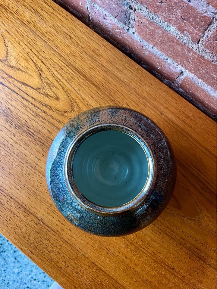 Wayne Ngan Pottery Vase